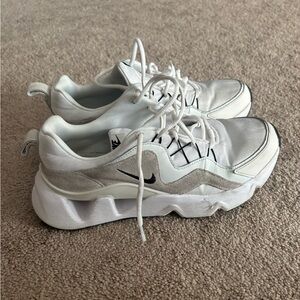 nike women’s shoes